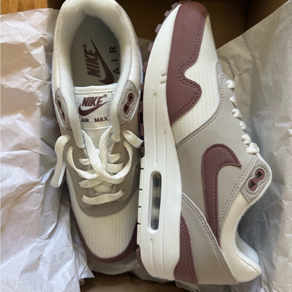 Nike Air Max 1 in Summit White and Smokey Mauve